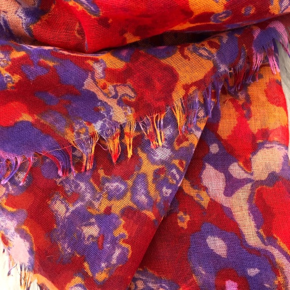 Anthropologie watercolor print scarf red, purple - Picture 4 of 8